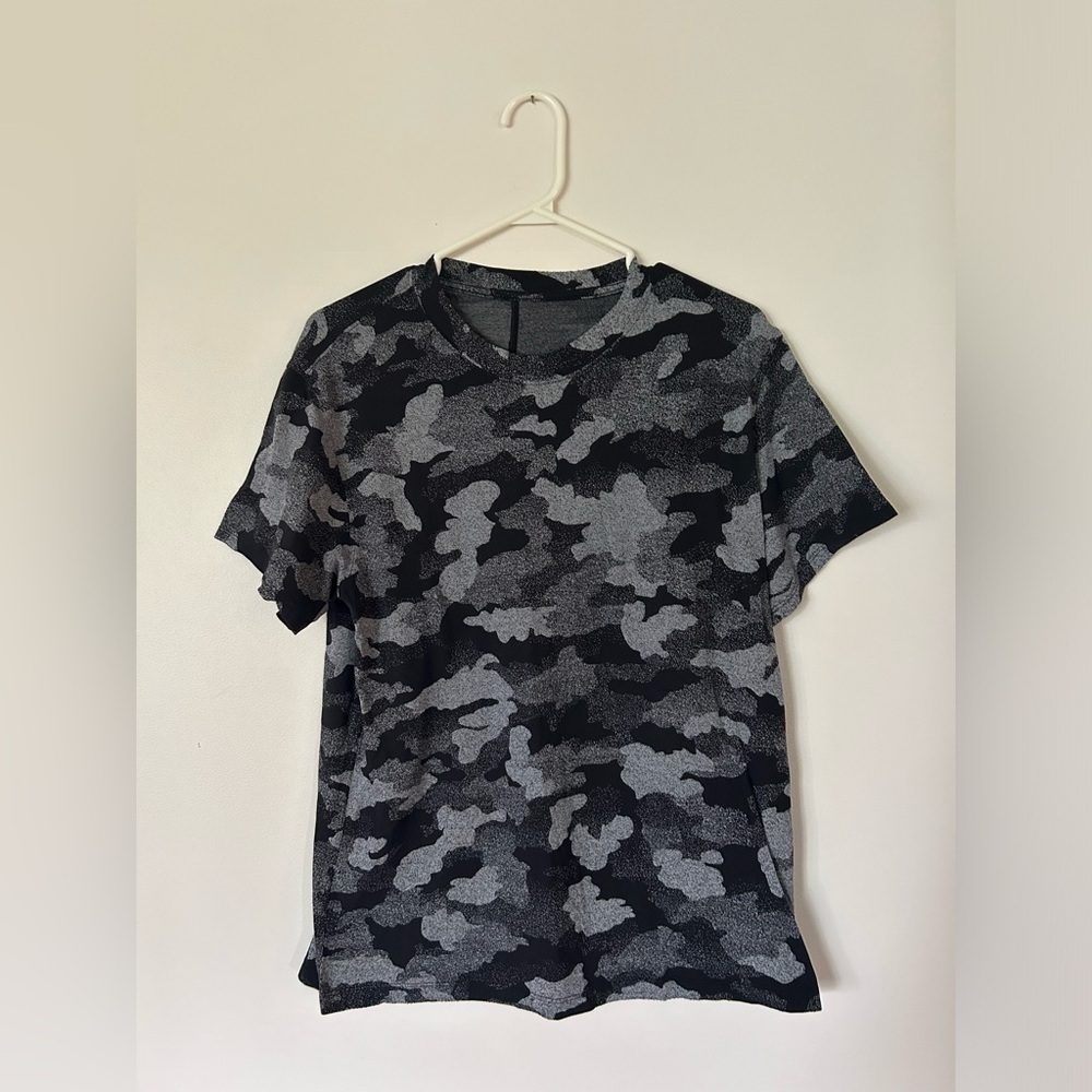 Lululemon All Yours Short Sleeve Training Tee Size 6